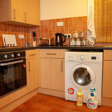 Carvetii - Fox House - 1St Floor Flat Sleeps Up To 8 Dunfermline Exterior foto